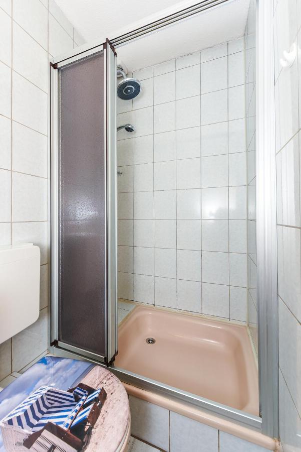 Ferienwohnungen Im Haus Lieblingskoje Neuharlingersiel Eksteriør bilde